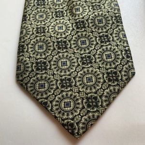 Protocol 100% Silk necktie tie green 58” X 3 7/8”